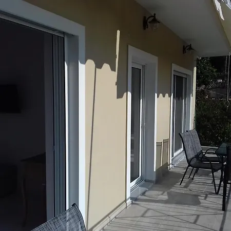 Plagia's Sunset Apartment Exanthia