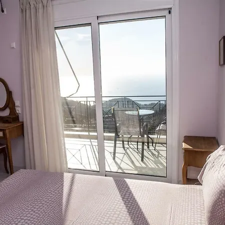 Plagia's Sunset Апартаменты